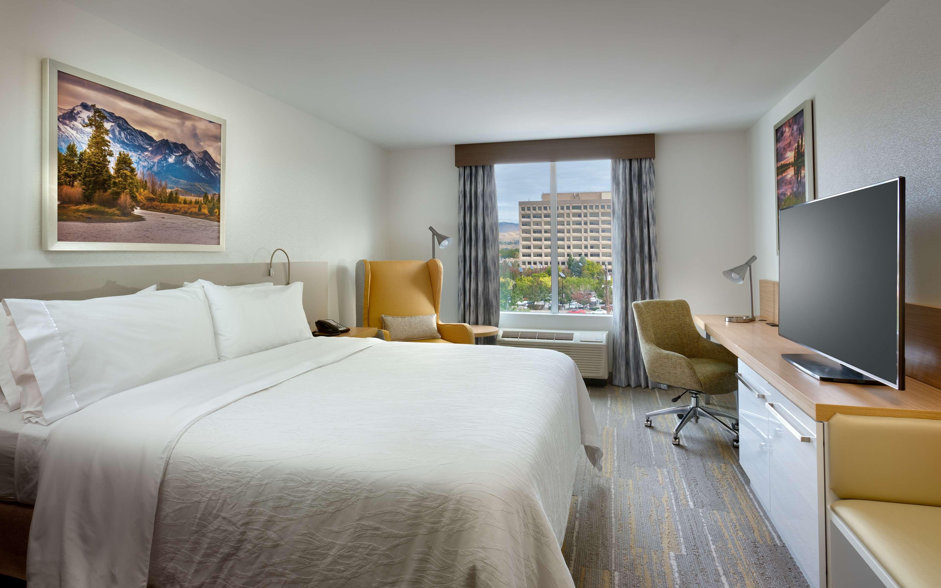 JUNIOR SUITE, KING BED, ACCESSIBLE