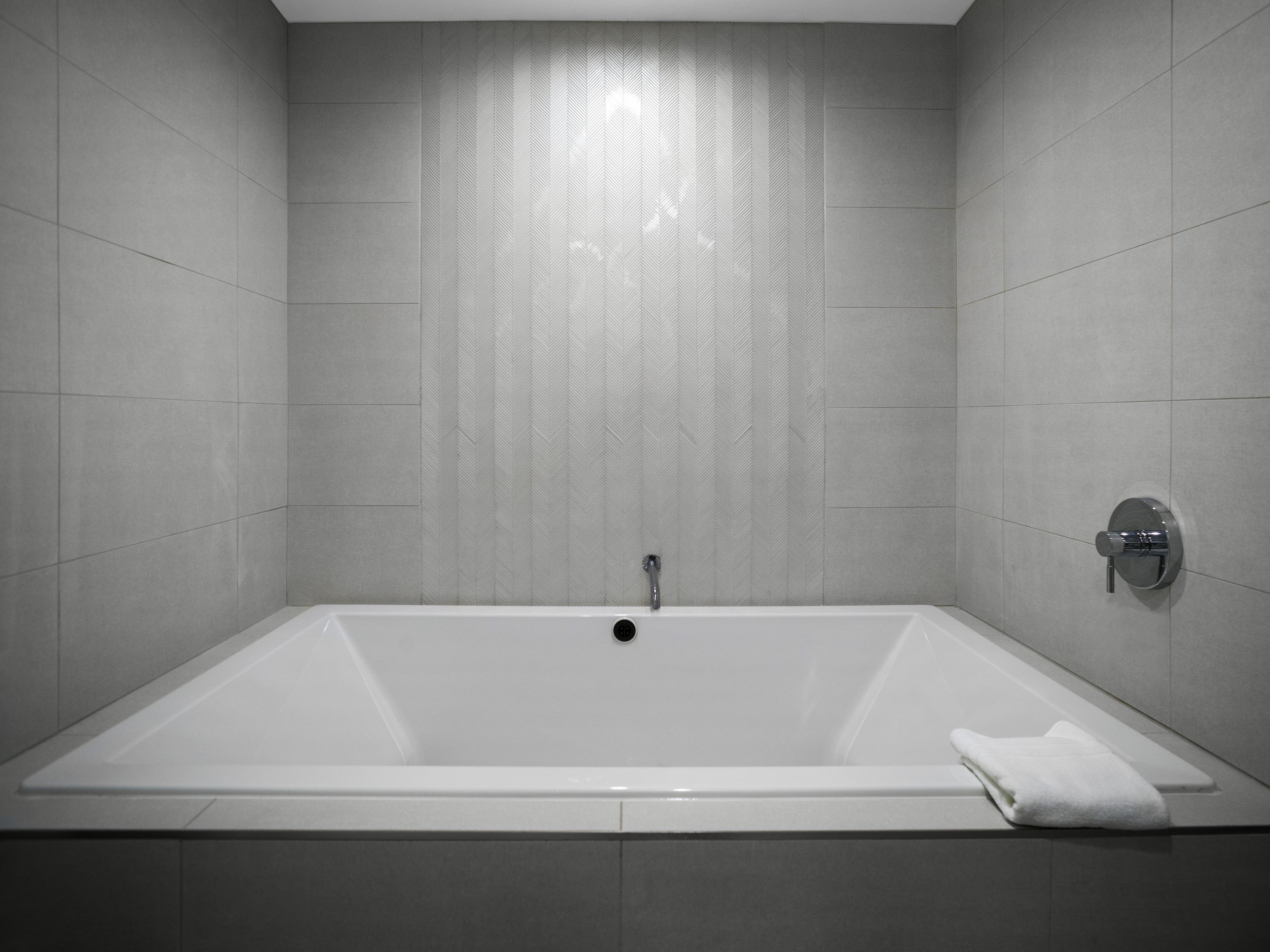 voco Niagara Falls - the Cadence, an IHG Hotel 52/55