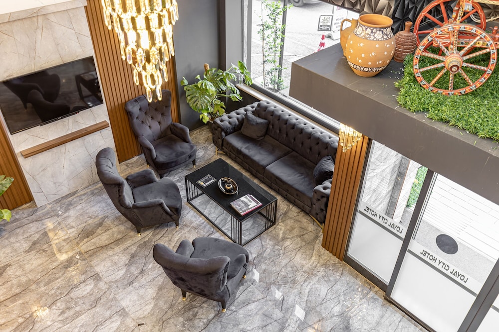 Loyal City Hotel 42/63