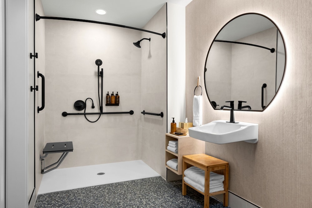 The Inelle, Oakhurst Yosemite, a Tribute Portfolio Hotel 45/46