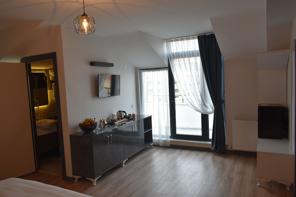 Avcilar Garden Hotel 41/48