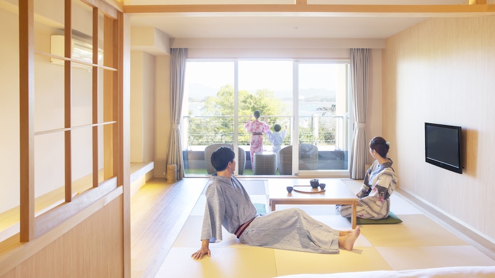 Ooedo Onsen Monogatari Premium Shirahama Gyoen 10/50