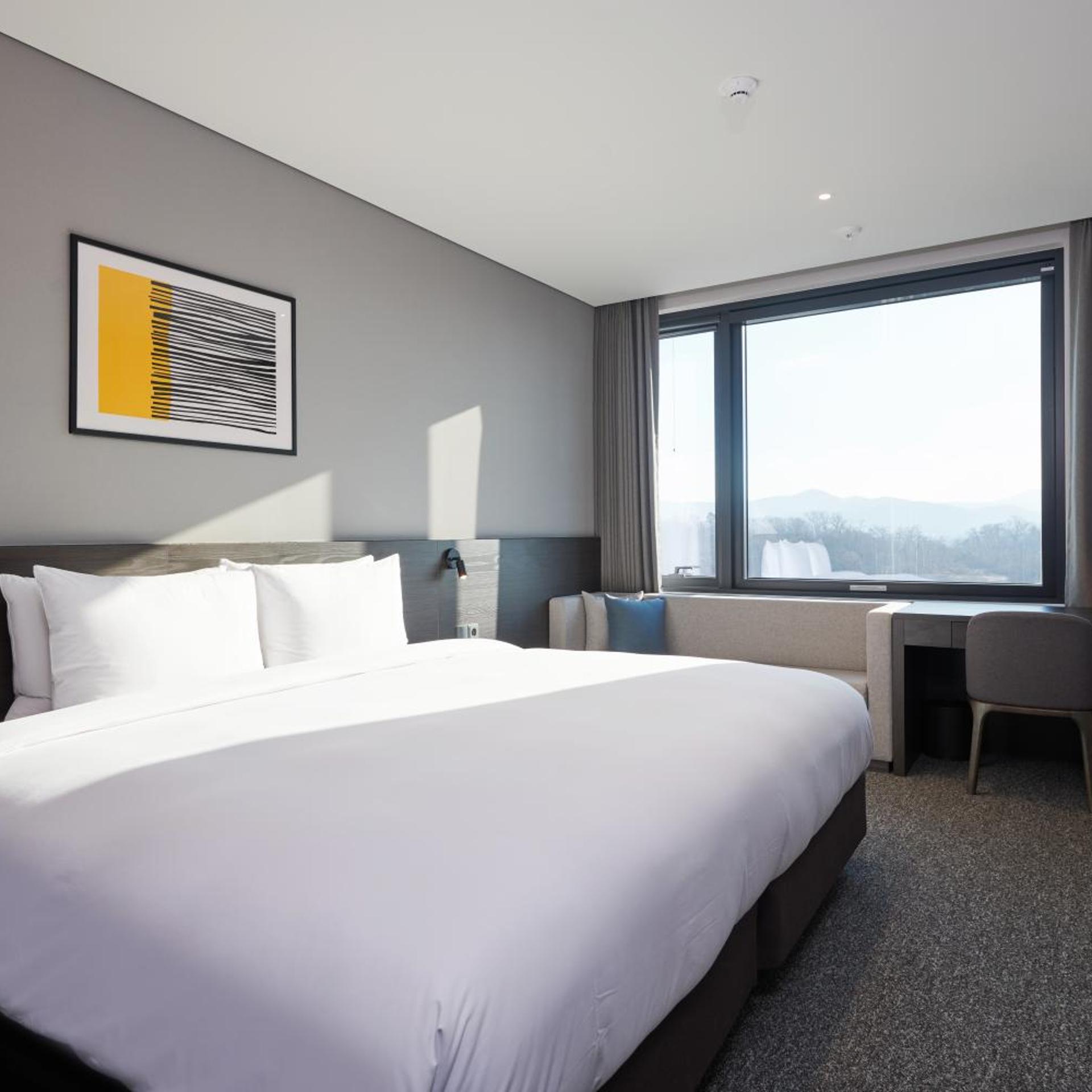 Hollywood, Double Bed
