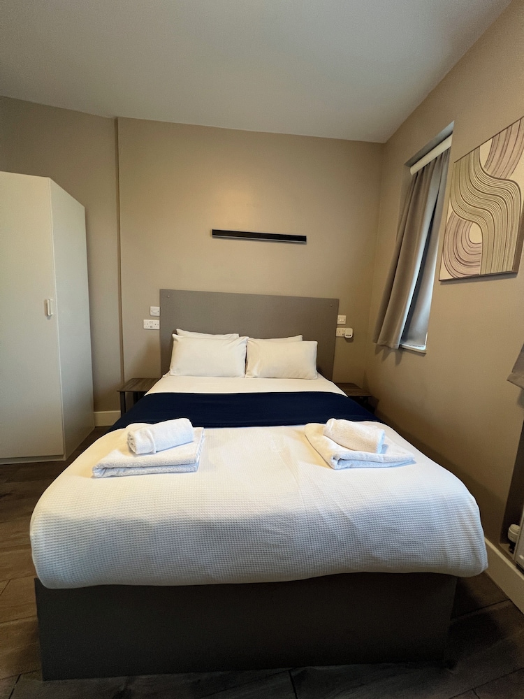 Paragraph Palmers Green - Tottenham Stadium 14/55