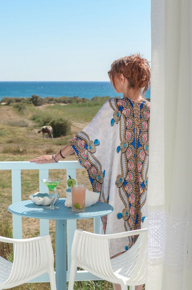 Naxos Island Escape Suites 66/71