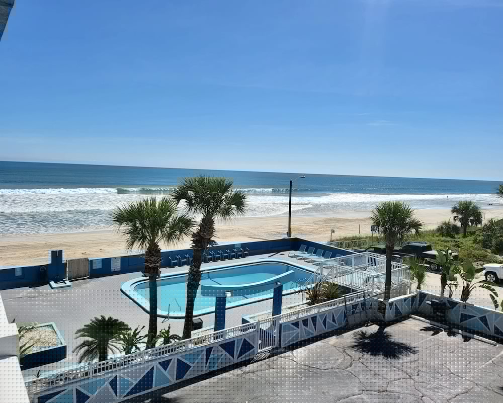 Chateau Mar Beach Resort 41/47