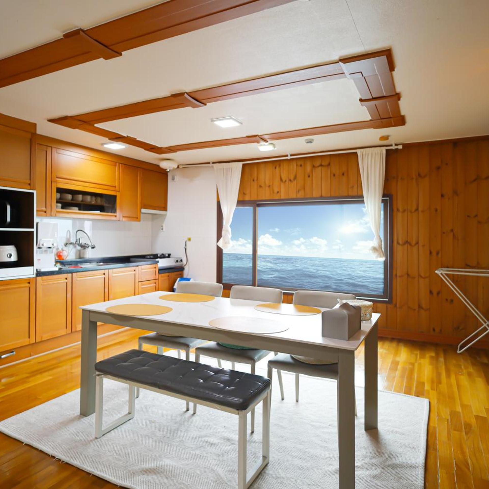 Fantastic Ocean View Sydney Hotel 11/51