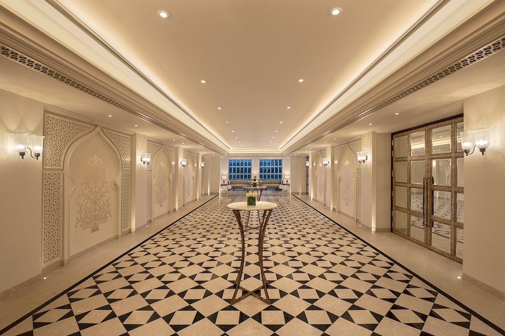 Aurika Udaipur - Luxury by Lemon Tree Hotels 40/50