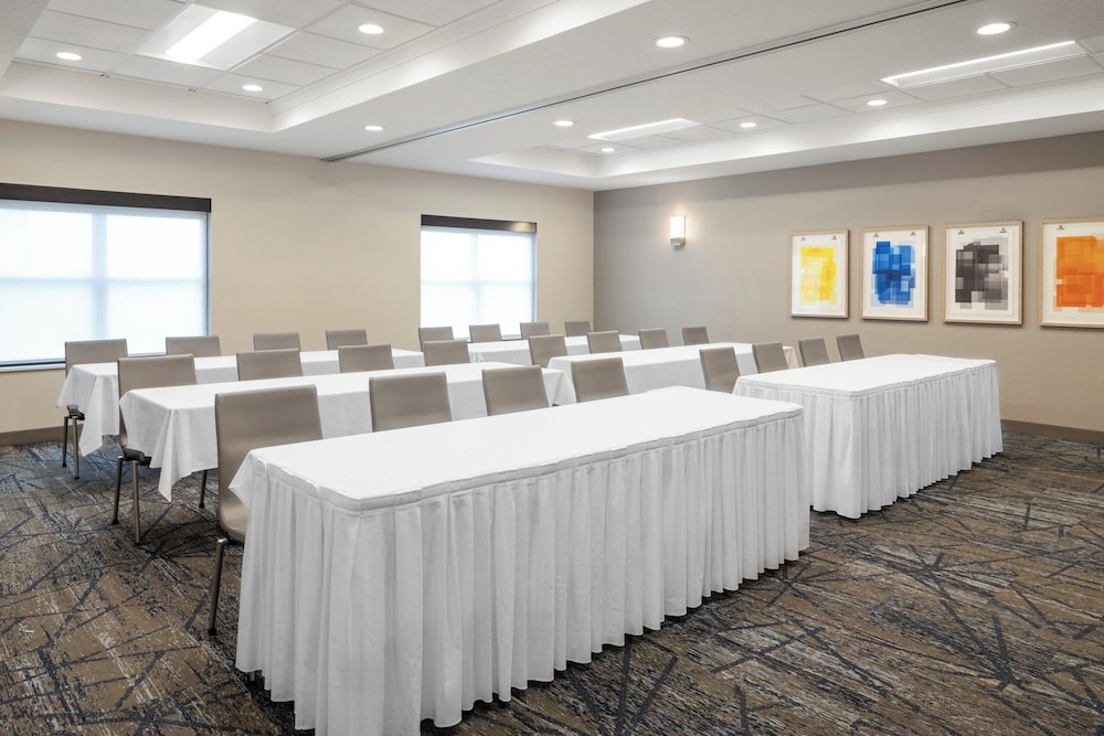 Holiday Inn Express Hotel And Suites Green Bay East 54/64
