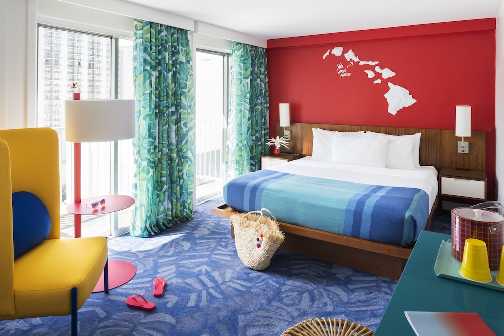 Shoreline Hotel Waikiki 11/49