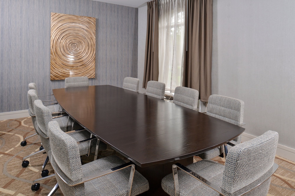 Holiday Inn Express Hotel And Suites Lafayette 38/49