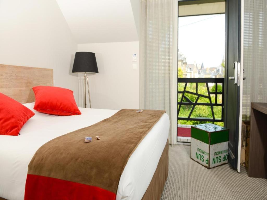 Standard, Twin Beds