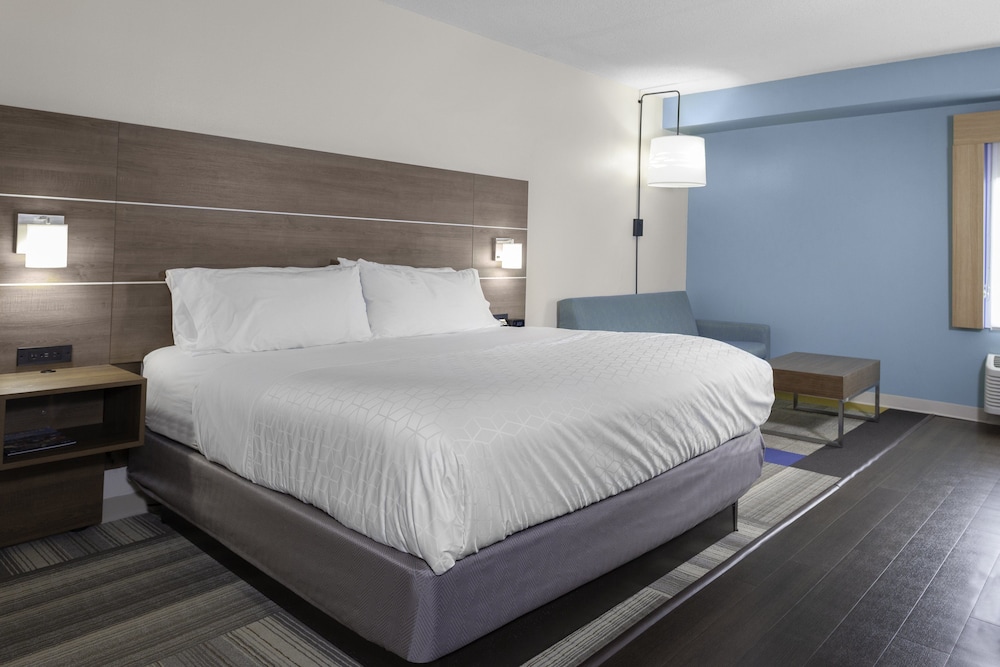 STANDARD, KING BED, SOFA
