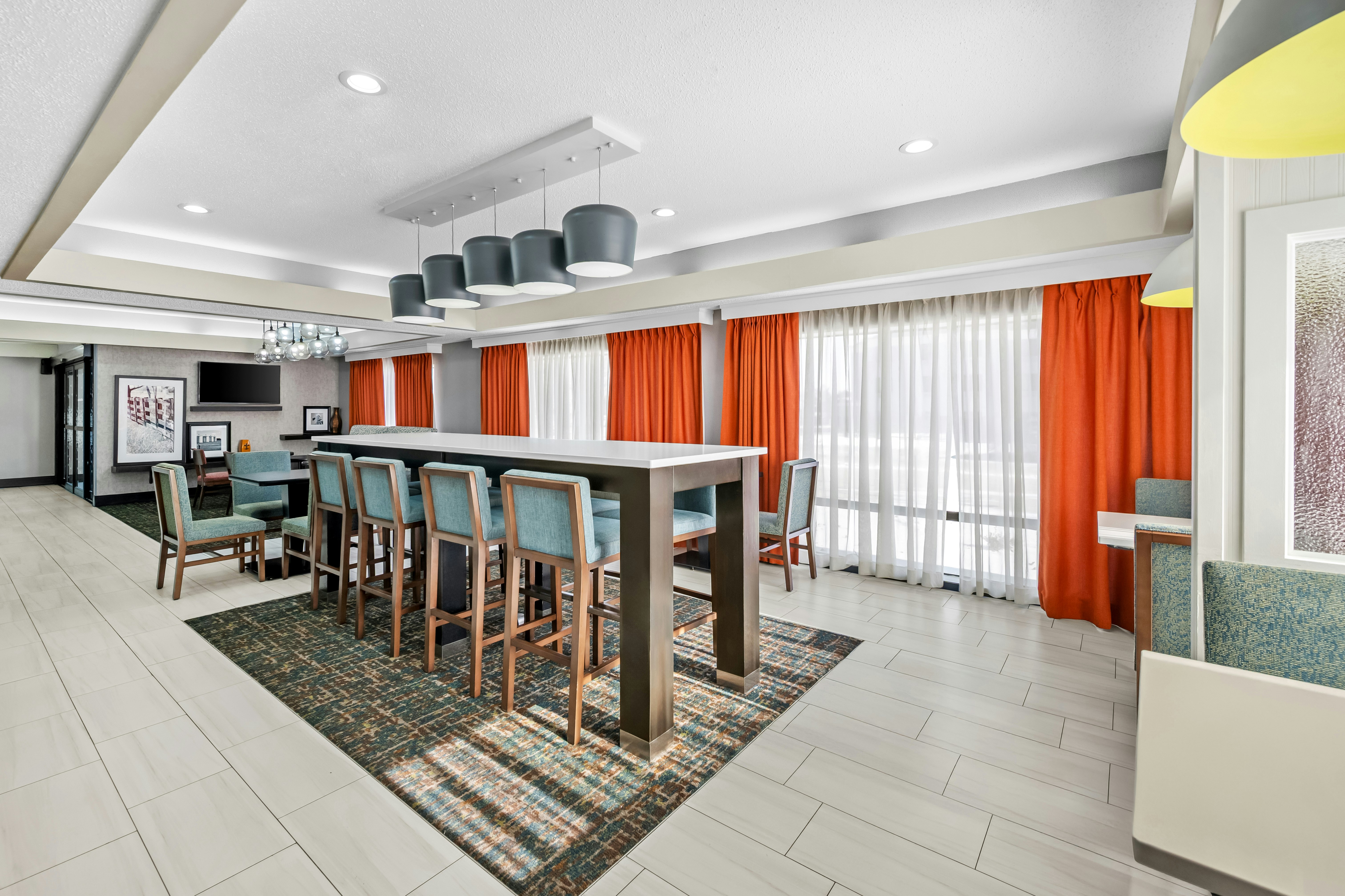 Hampton Inn Bloomington West 33/45