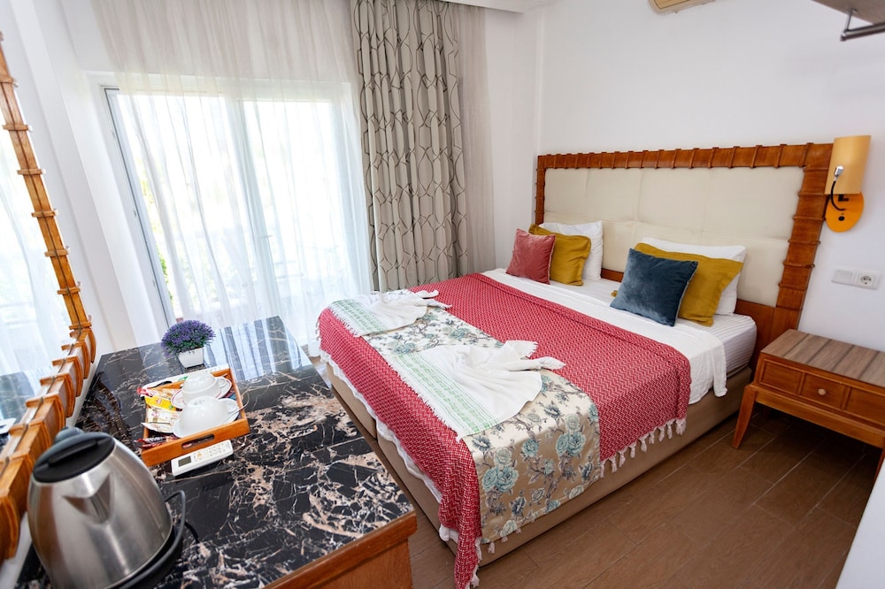 STANDARD, KING BED