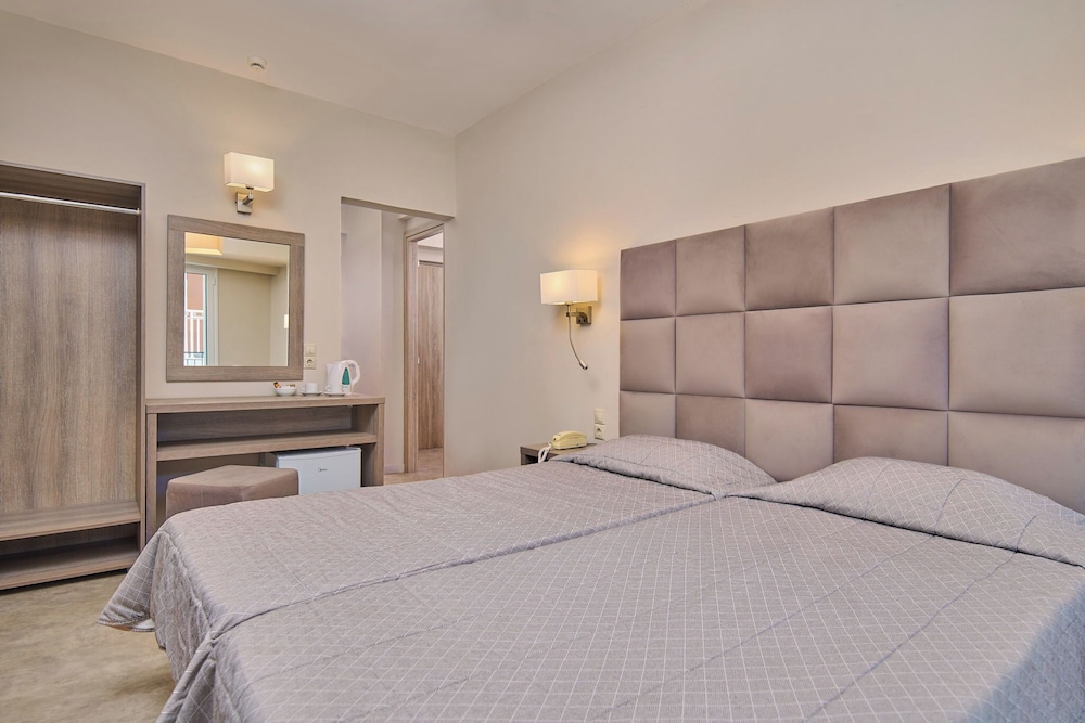غرفة عائلية بأربعة أسرّة، Altura Hotel Zakynthos 2/7