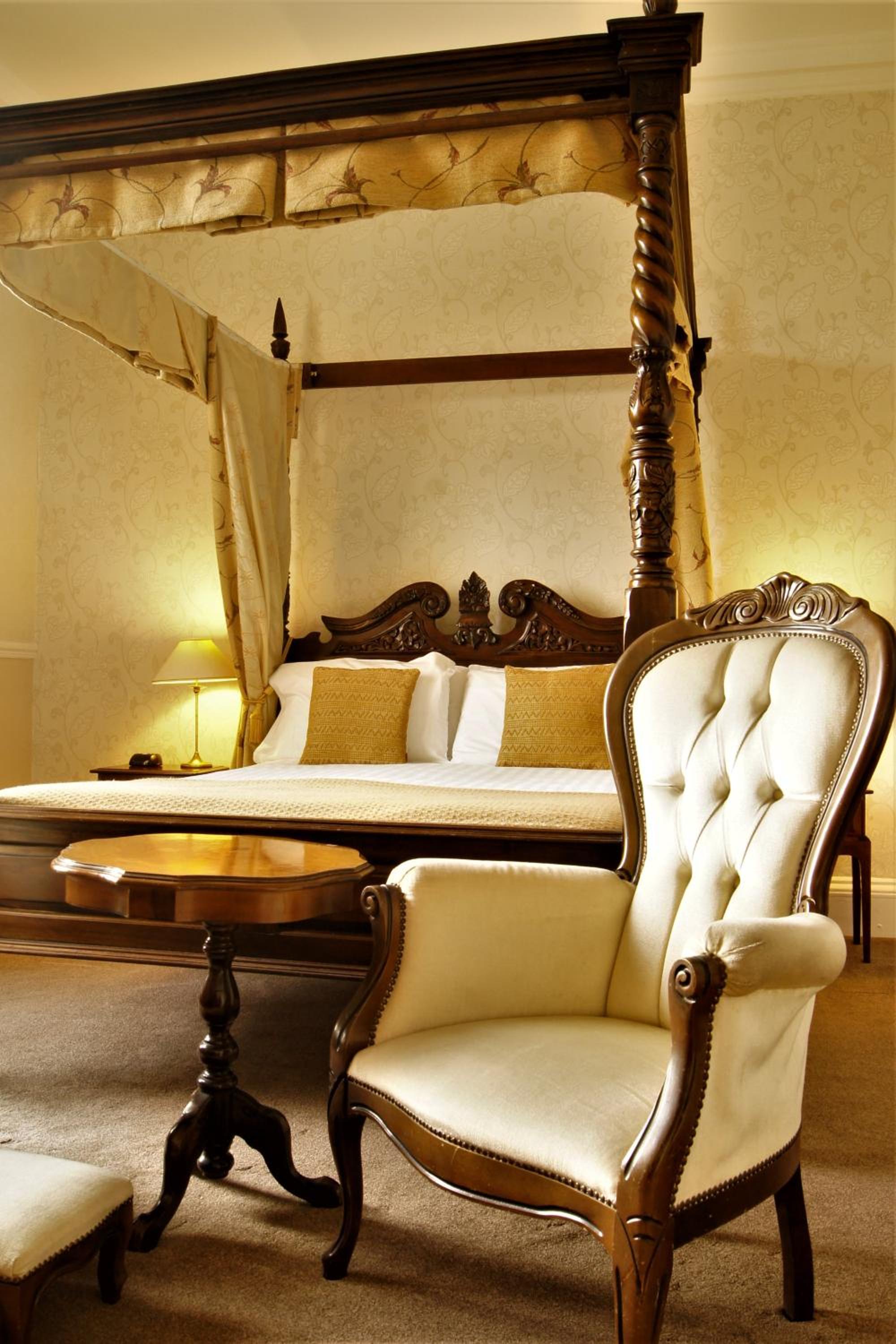 Four Poster