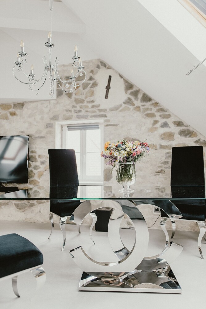 Coco Chanel Boutique Apartment 36/50