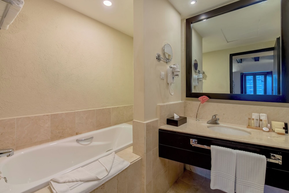 Imperial, Colonial, King Bed، Hodelpa Nicolas de Ovando Emblematic Hotel 8/10