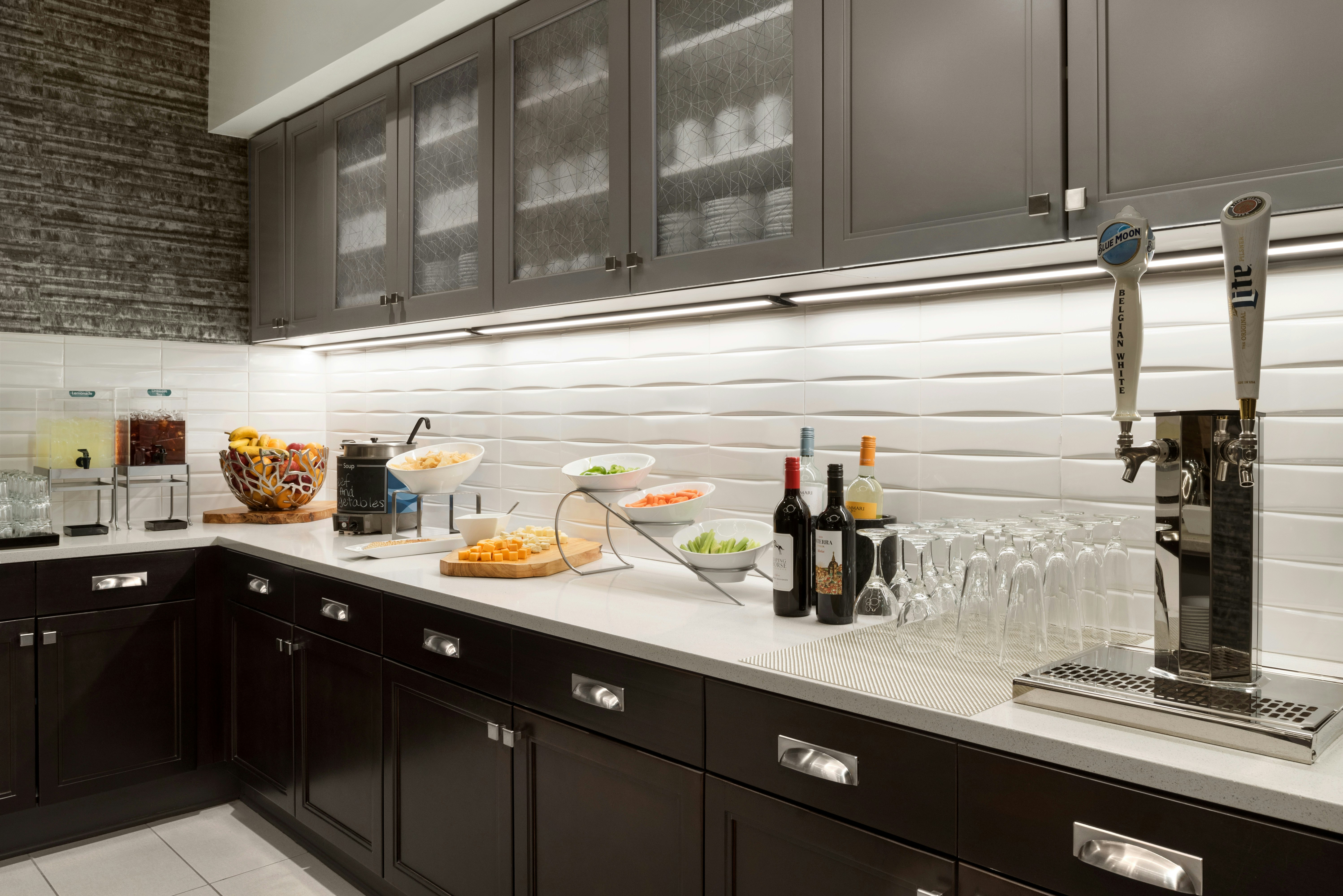 Homewood Suites By Hilton Milwaukee-Downtown 25/25