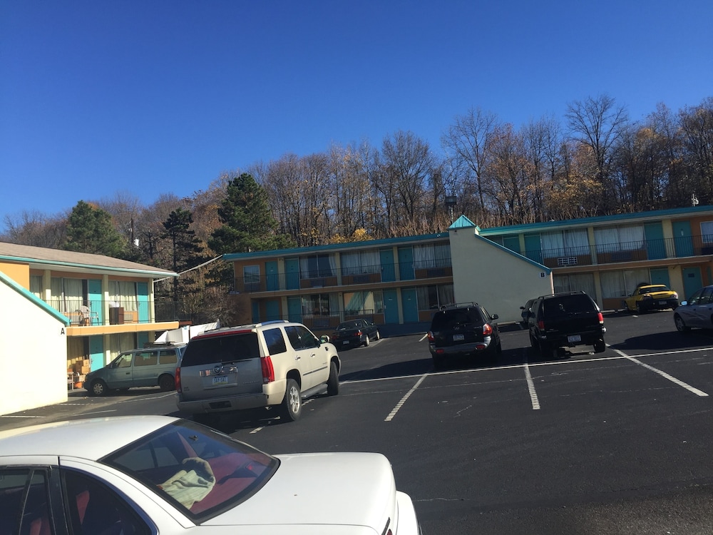 Executive Inn Coopersburg 3/33