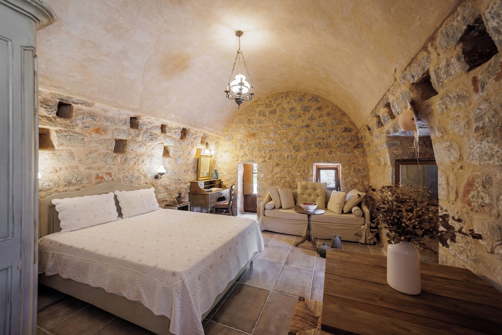 Arapakis Historic Castle 16/50