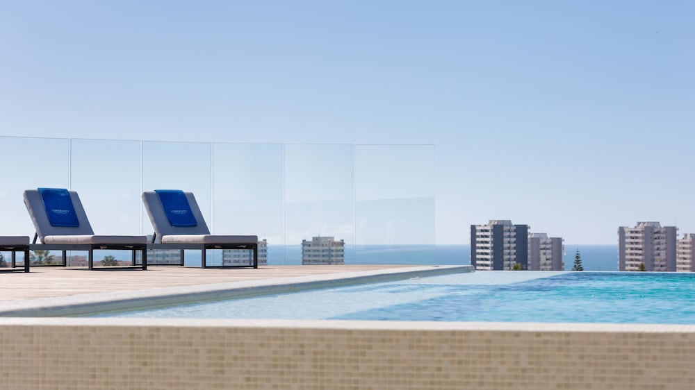 Longevity Health & Wellness Hotel 12/67