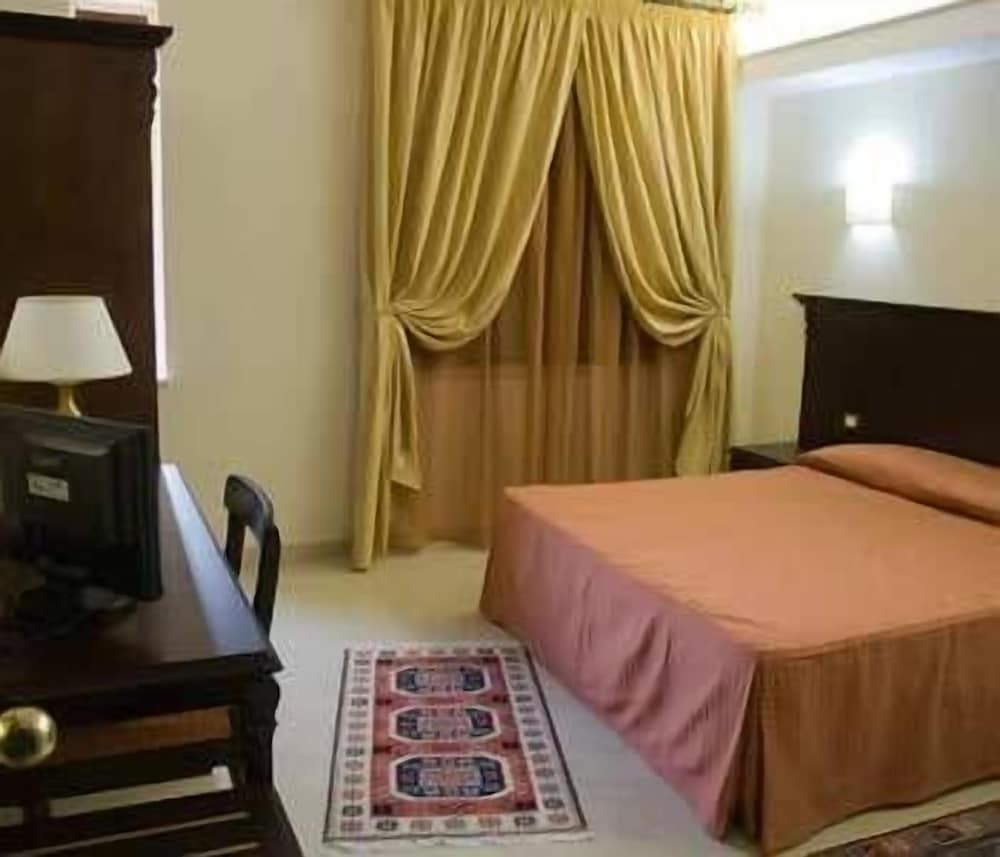 Sammartano Hotel 17/56