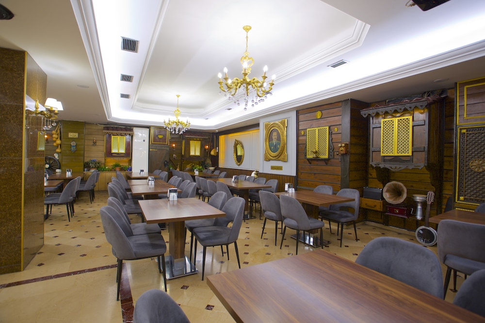 Grand Ant Hotel 39/47