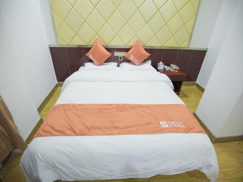 Shell Dingxi MinCounty Minzhou East Road Hotel 15/21