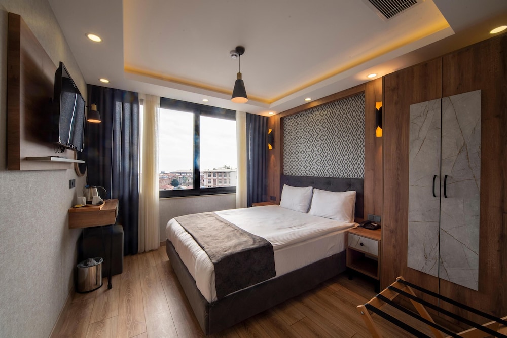 World Heritage Center Hotel 10/50