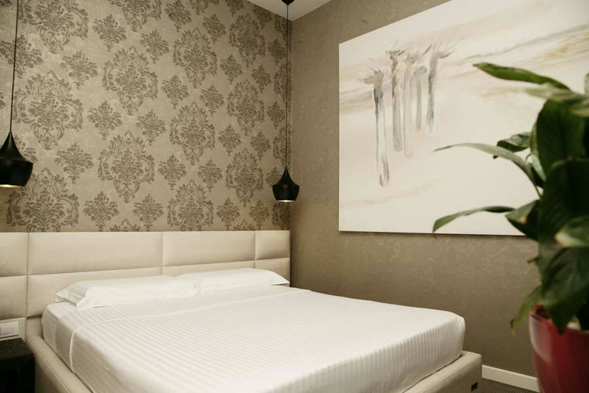 La Boheme Hotel 17/81