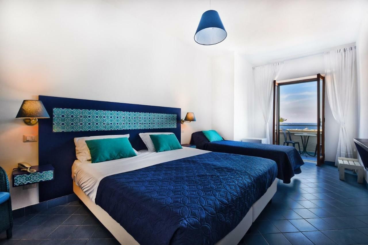 SUPERIOR, QUADRUPLE, SEA VIEW, BALCONY