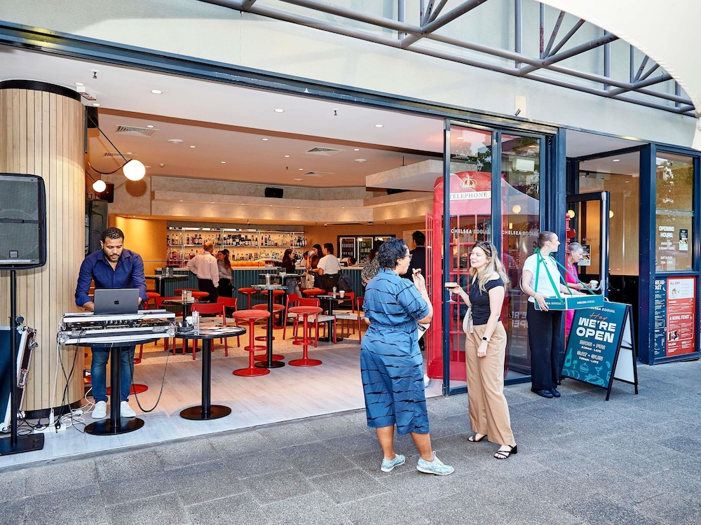 IBIS PERTH 67/70