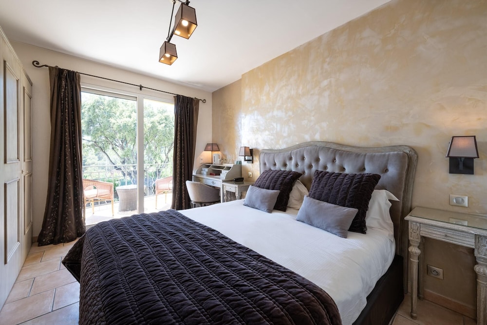 SUPERIOR, DOUBLE BED