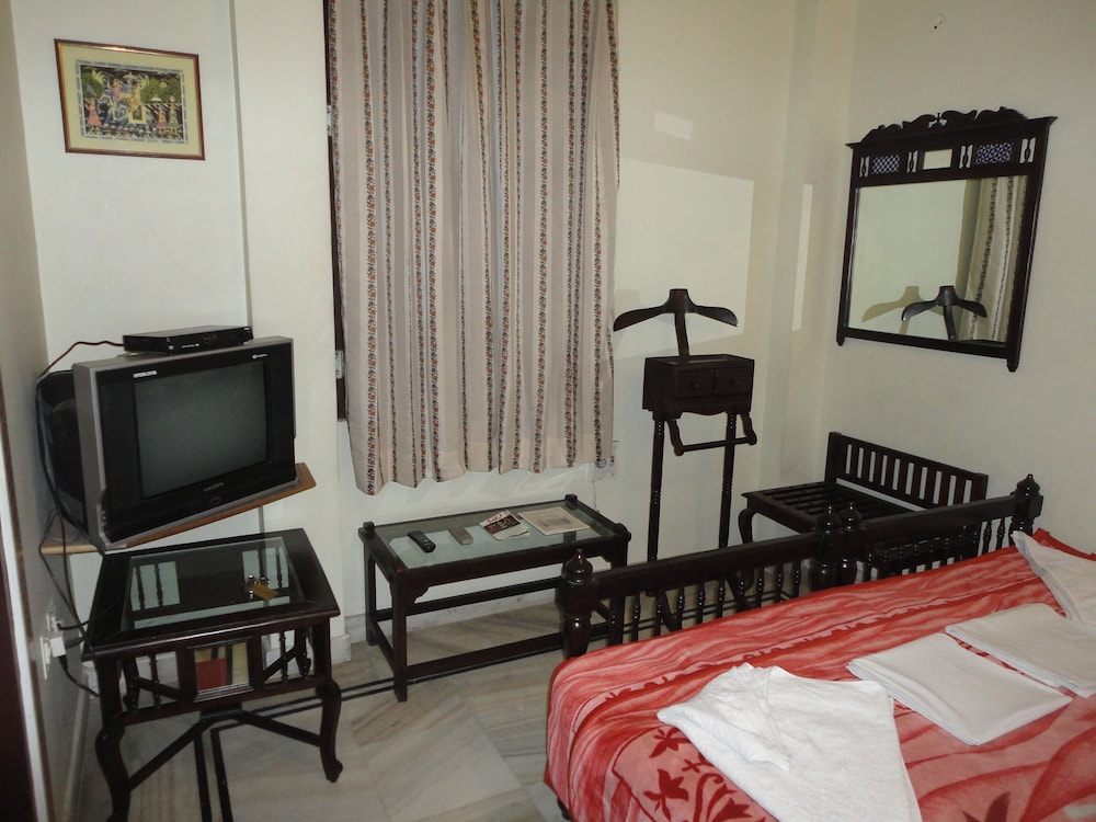 Krishna Palace 30/50
