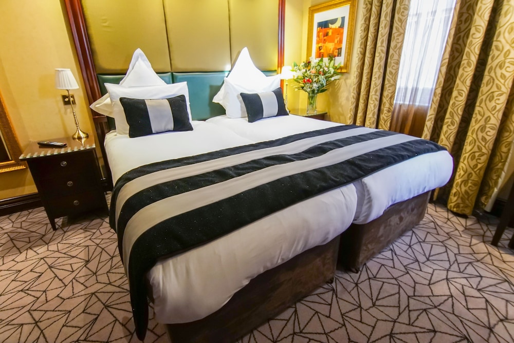 Hyde Park International Hotel 16/65
