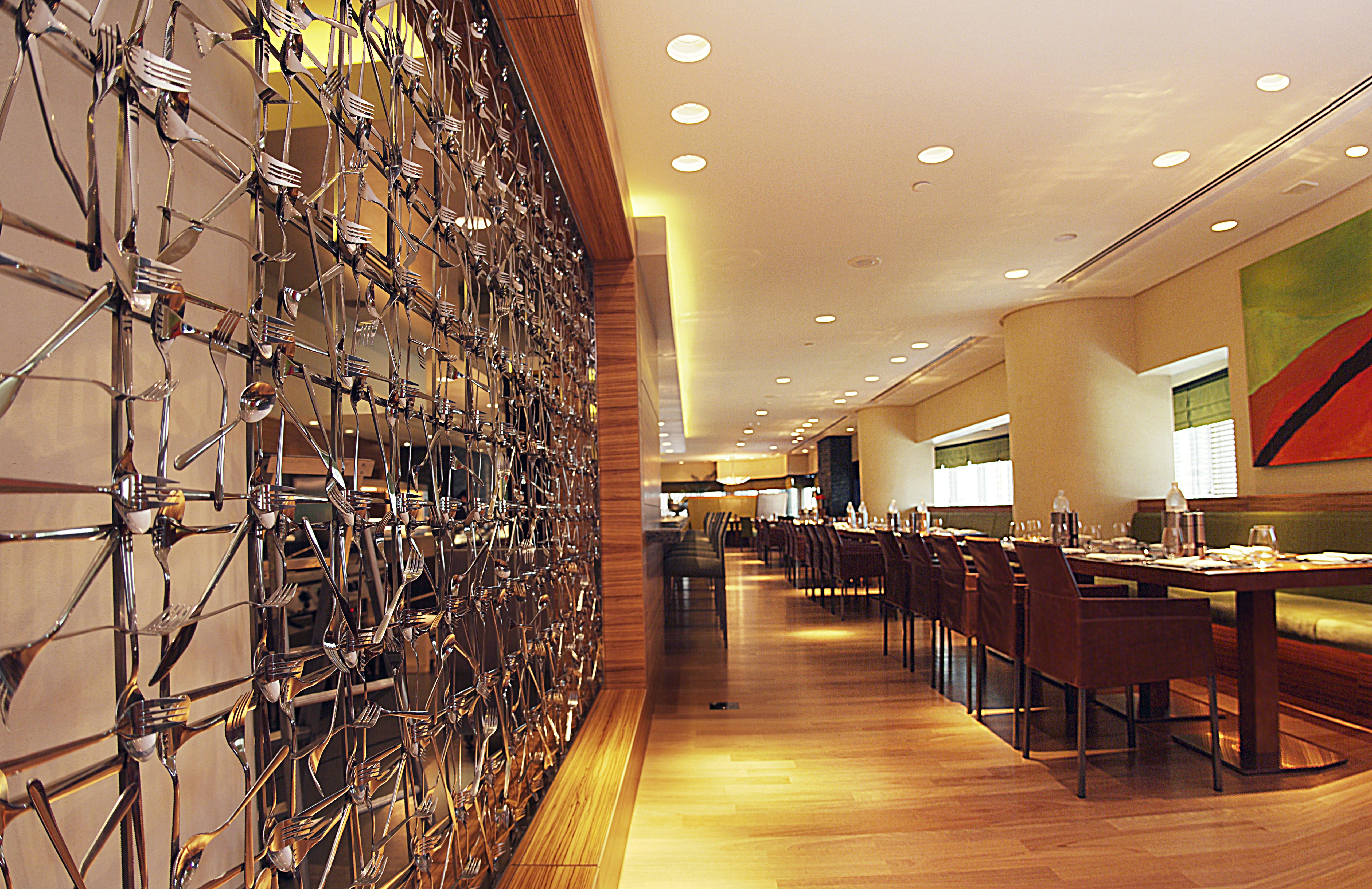Towers Rotana Hotel 39/49