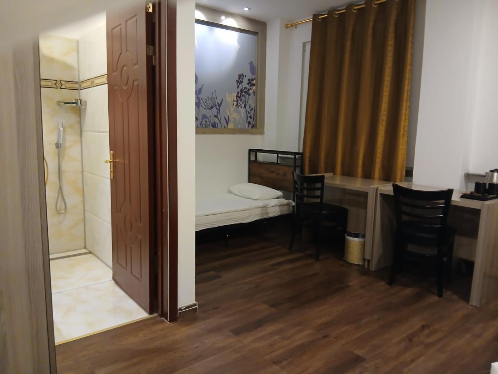 Hotel Grand Inn 33/46