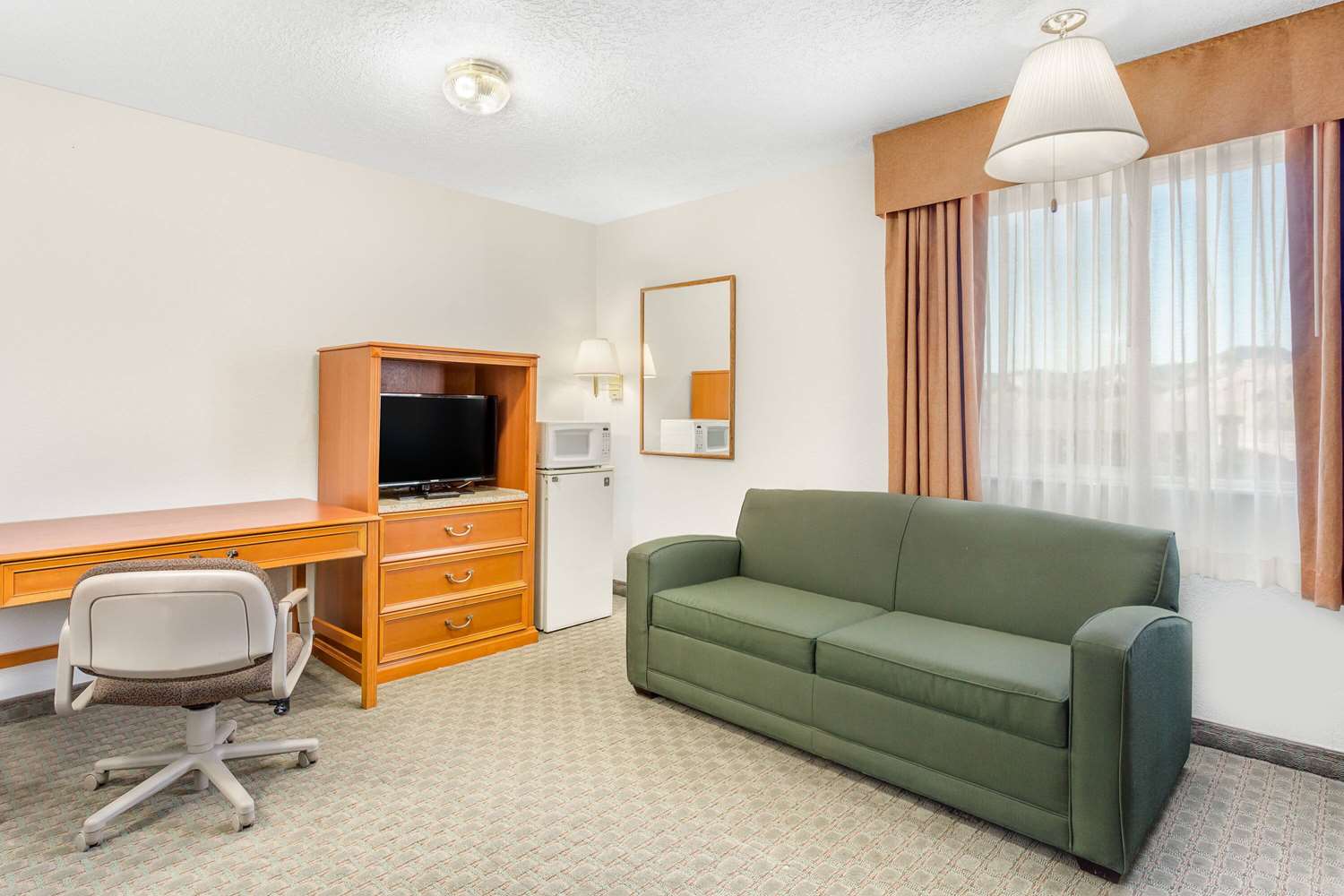 Super 8 by Wyndham Price 18/29