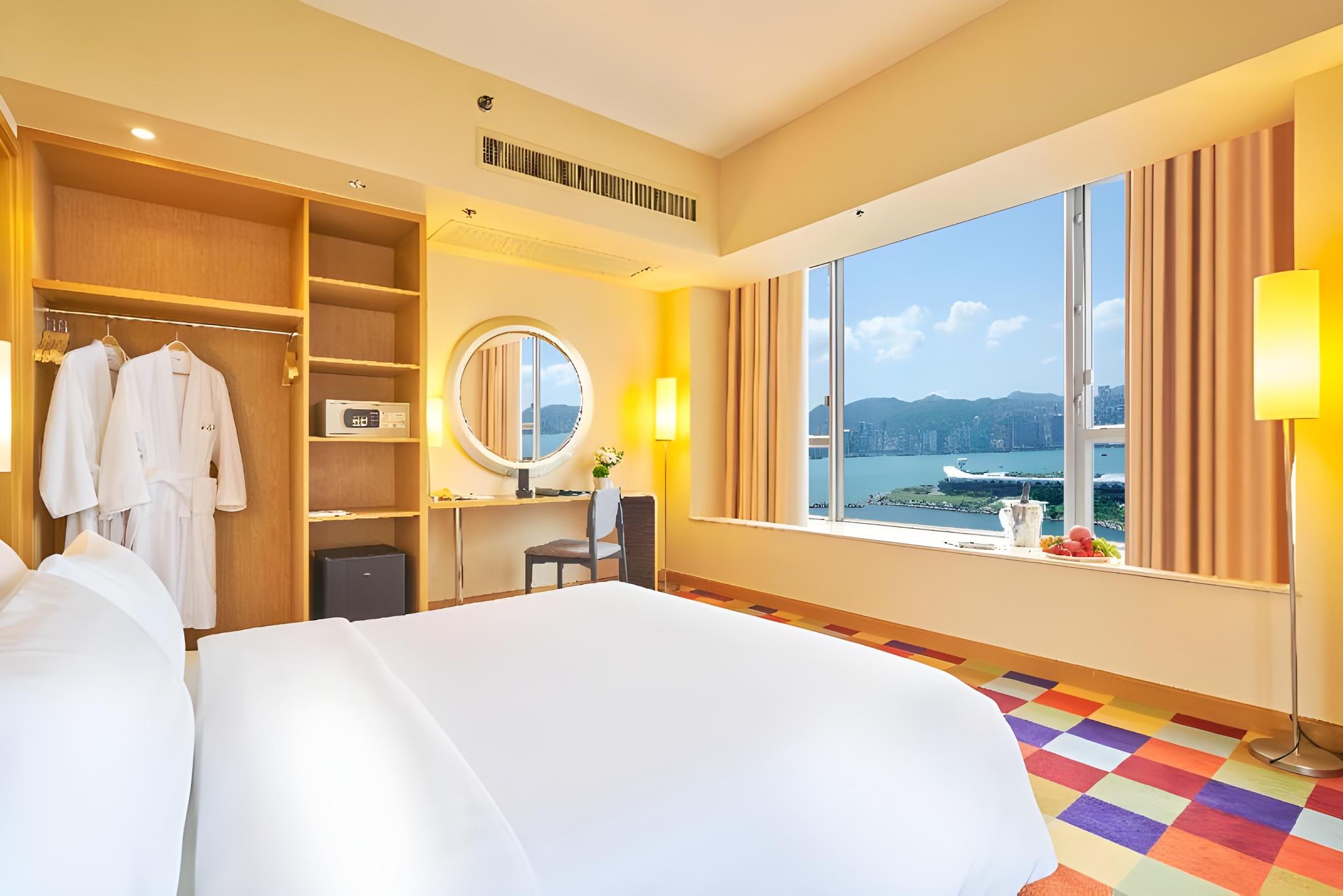 Harbor, Suite