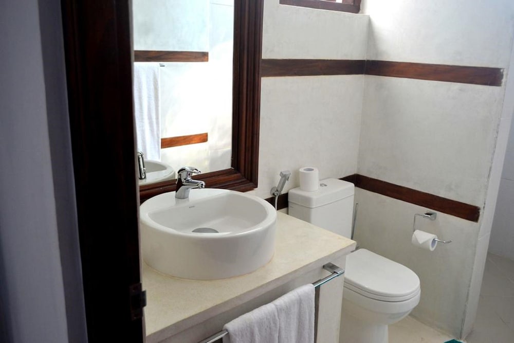 Sea World Boutique Hotel 48/50