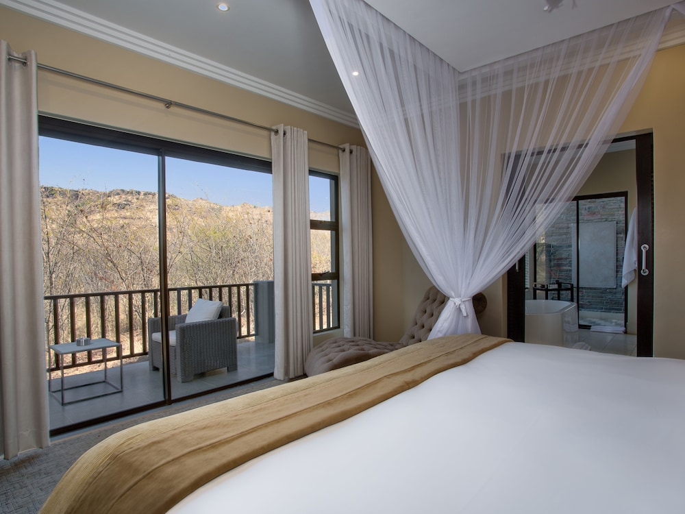 Shepherd's Tree Game Lodge 12/63