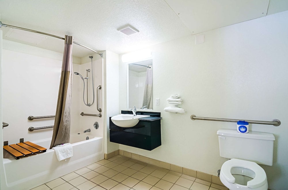 Motel6 Barstow, CA 55/57