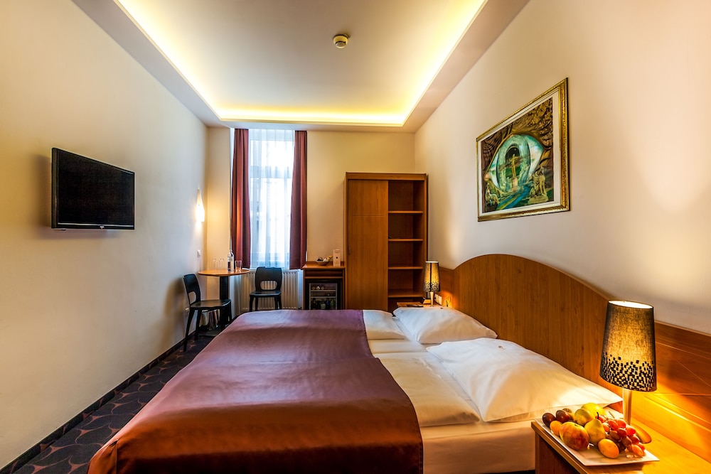 Boutique Hotel Donauwalzer 17/76