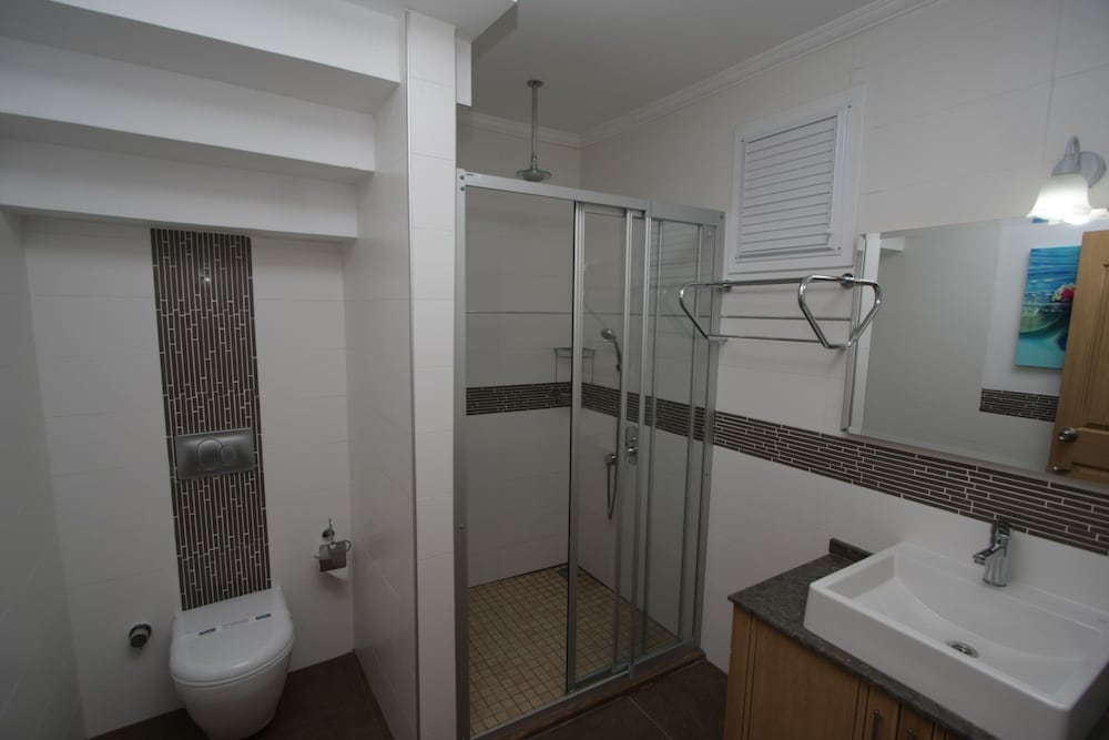 شقة بسريرين منفصلين بغرفتي نوم مع أريكة، Sea Breeze Hotel And Apartments 9/10