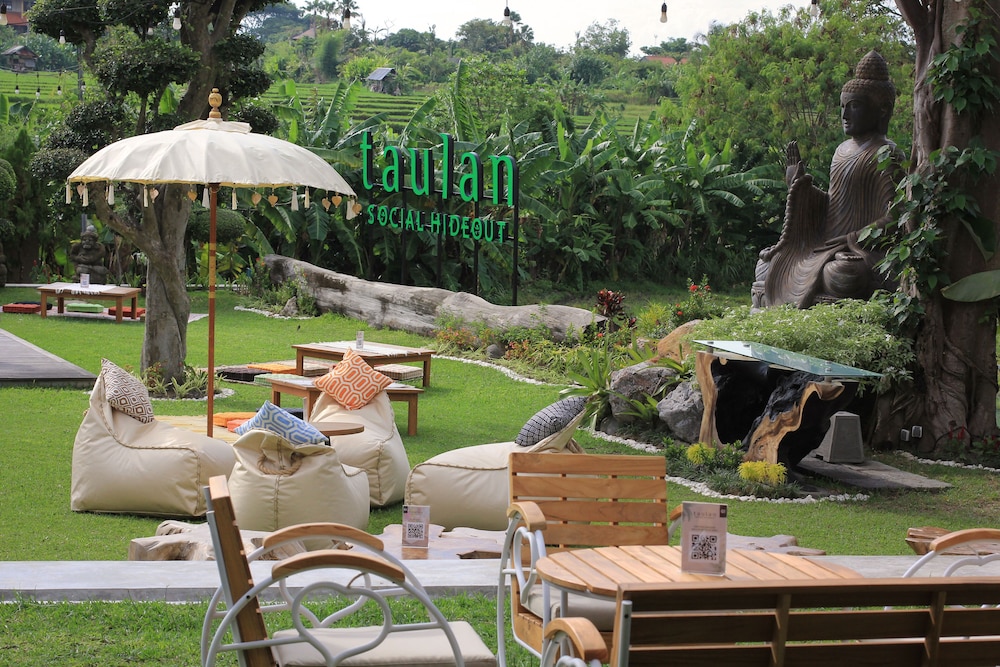 Taulan Villa and Restaurant 29/50