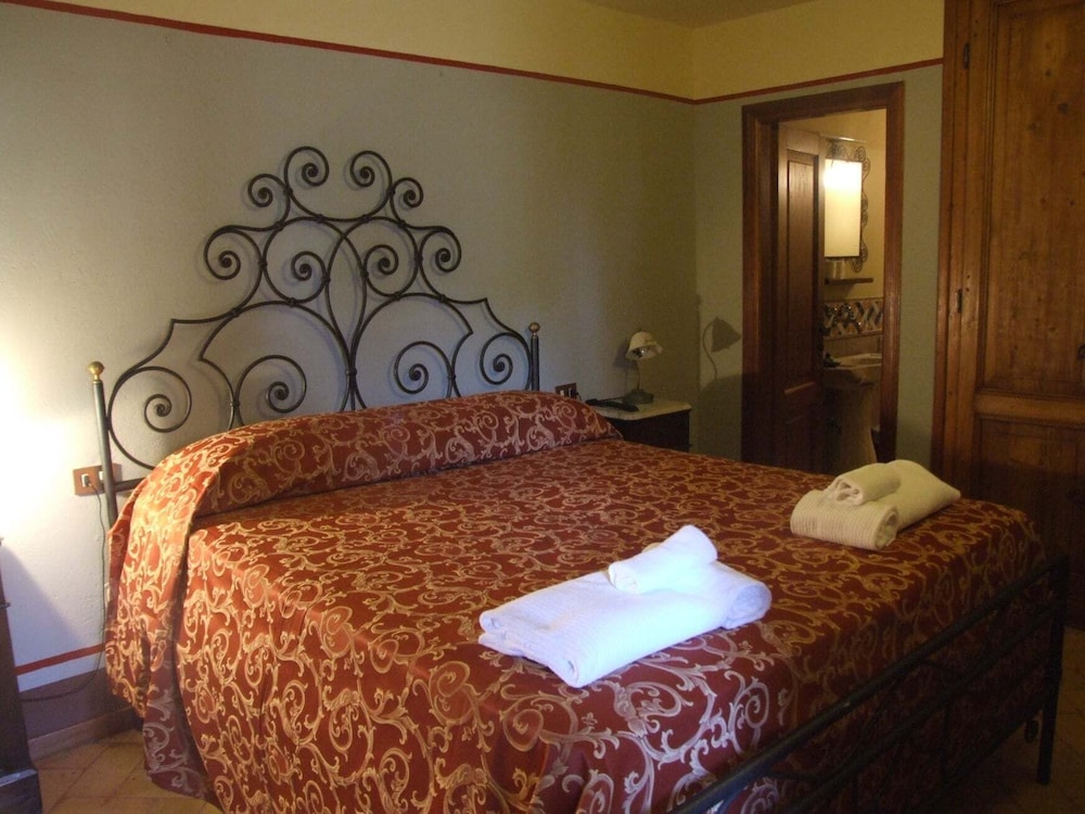 Albergo Diffuso Borgo Montemaggiore 11/63