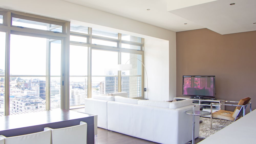 ITC Hospitality Group Penthouse 2 Bedrooms Cartwright s Corner 22/38