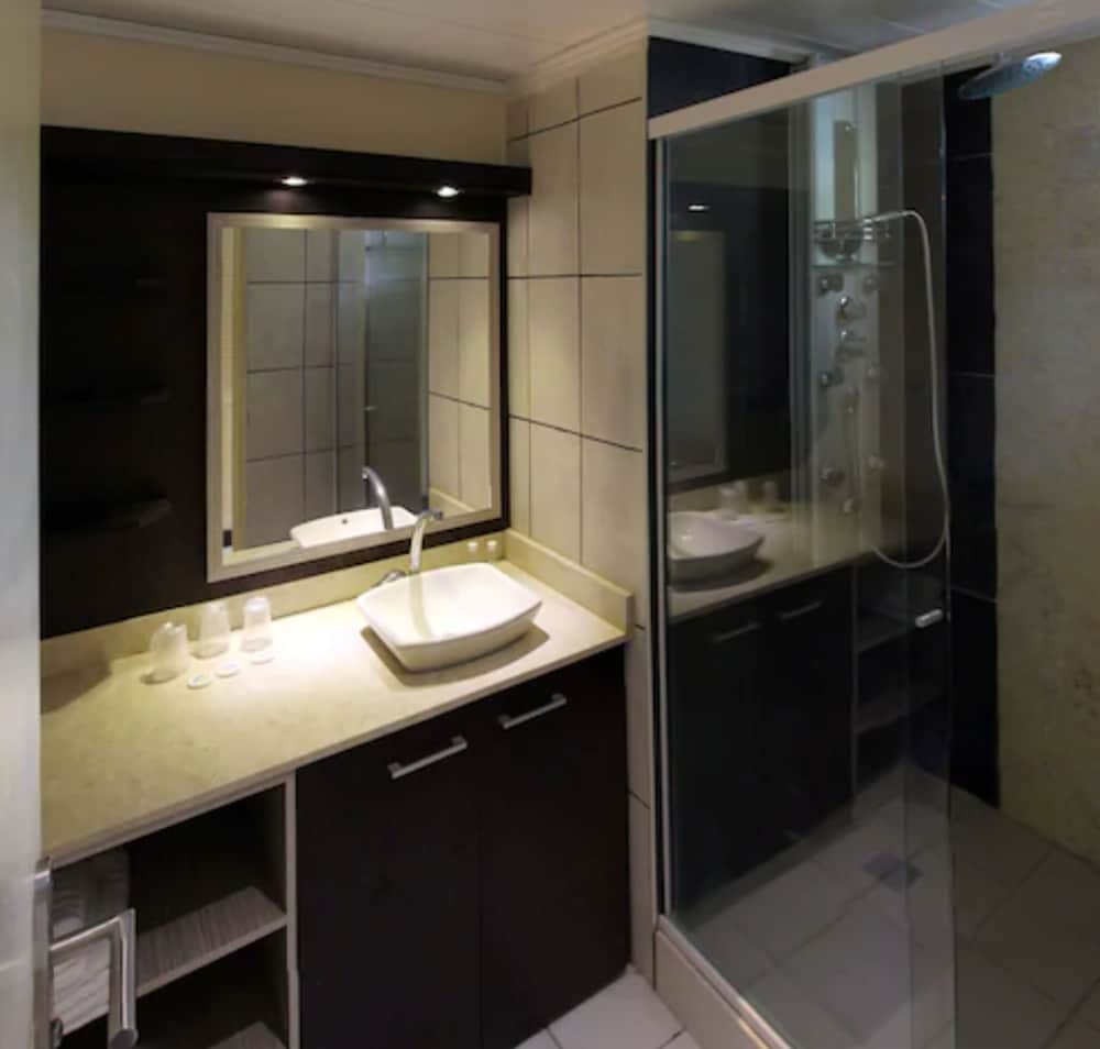 Canella Beach Hotel 41/42
